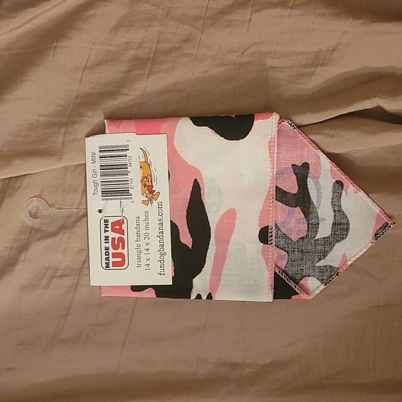 5/$25 fundog bandanas mini size for small dogs 20lbs and under new - Picture 2 of 3